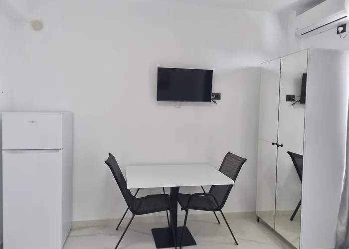 Shejla\'S Apartments Ksamil